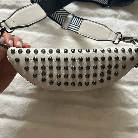 Fringe/tassle Crossbody/Fannypack Bag - Picture 4 of 11